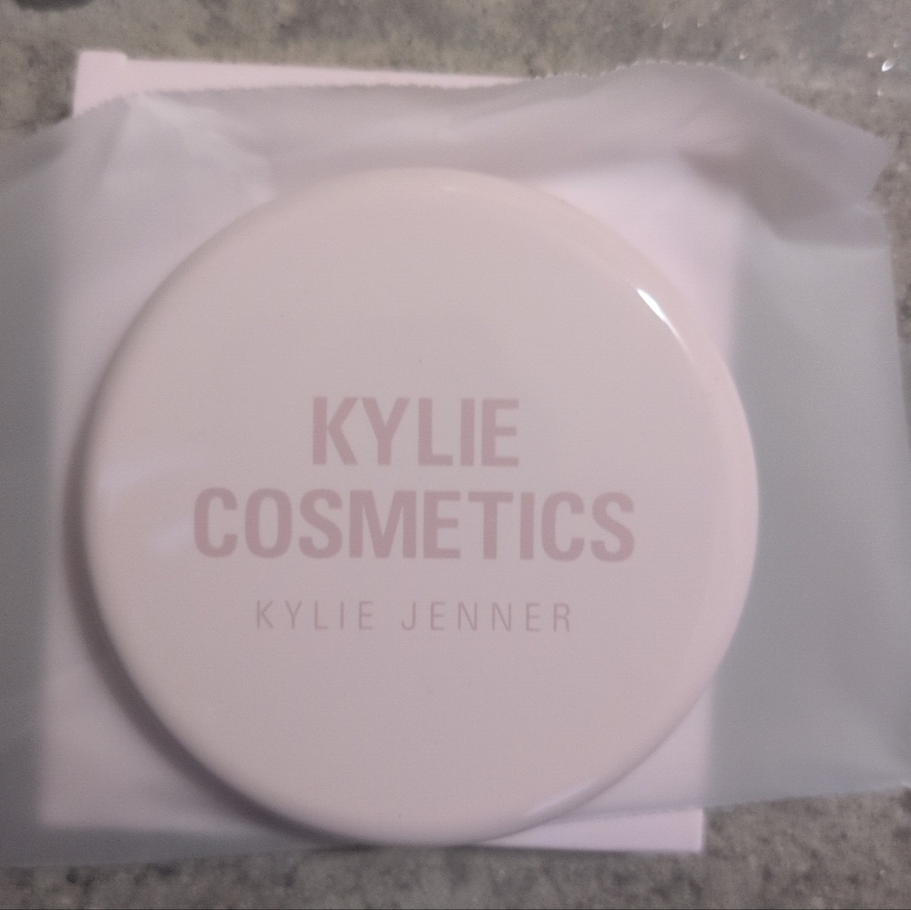 Kylie Cosmetics Soft Pink Setting Powder Compact Mirror
